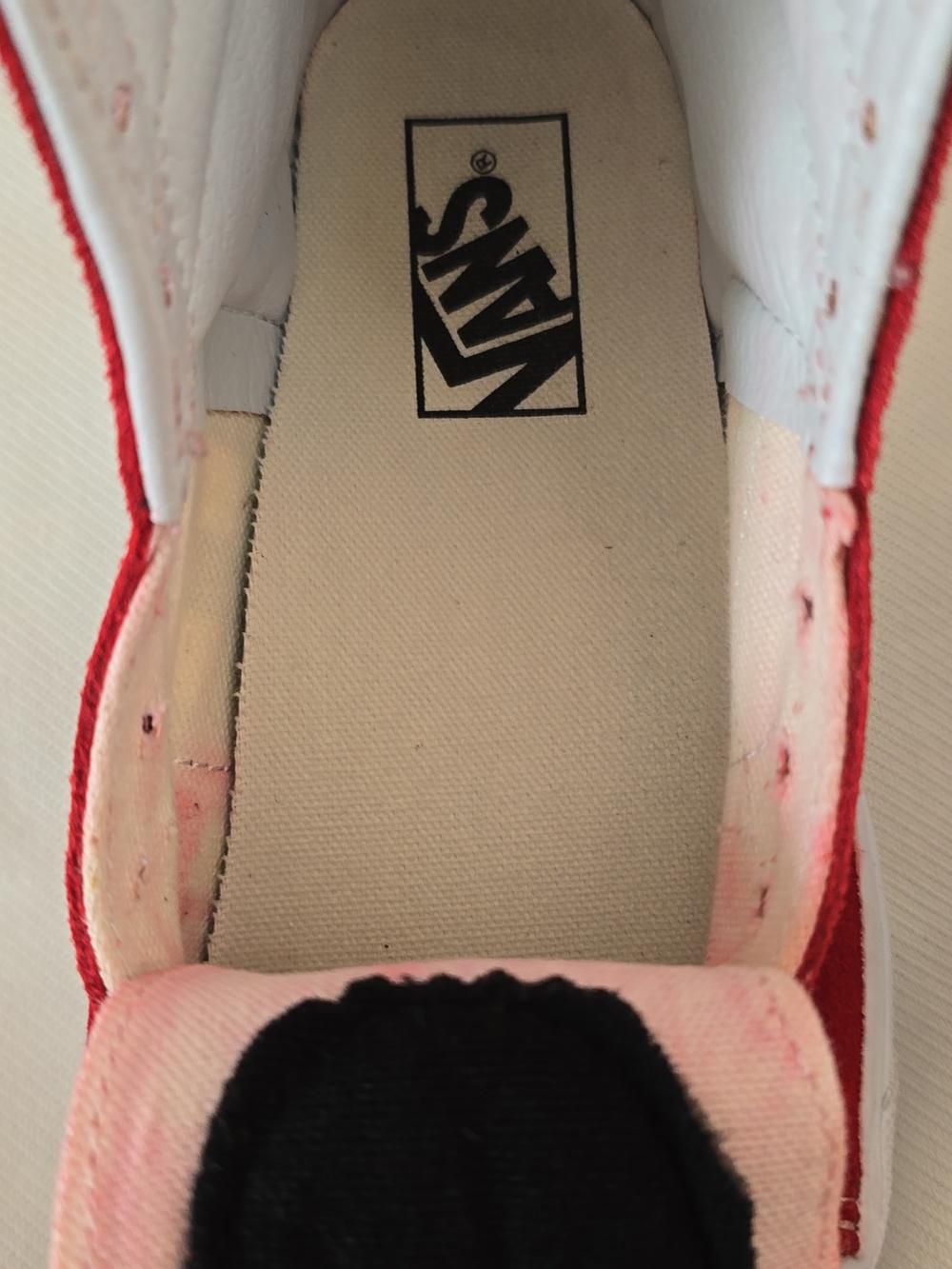 Vans - Picture 16 of 17
